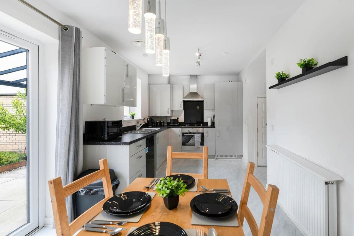 Free Parking - City Centre - Sleeps 5 - Modern - B&B Edinburgh