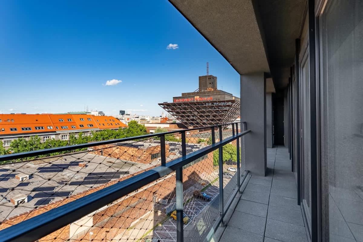 Urban White Oasis in Centre - B&B Bratislava