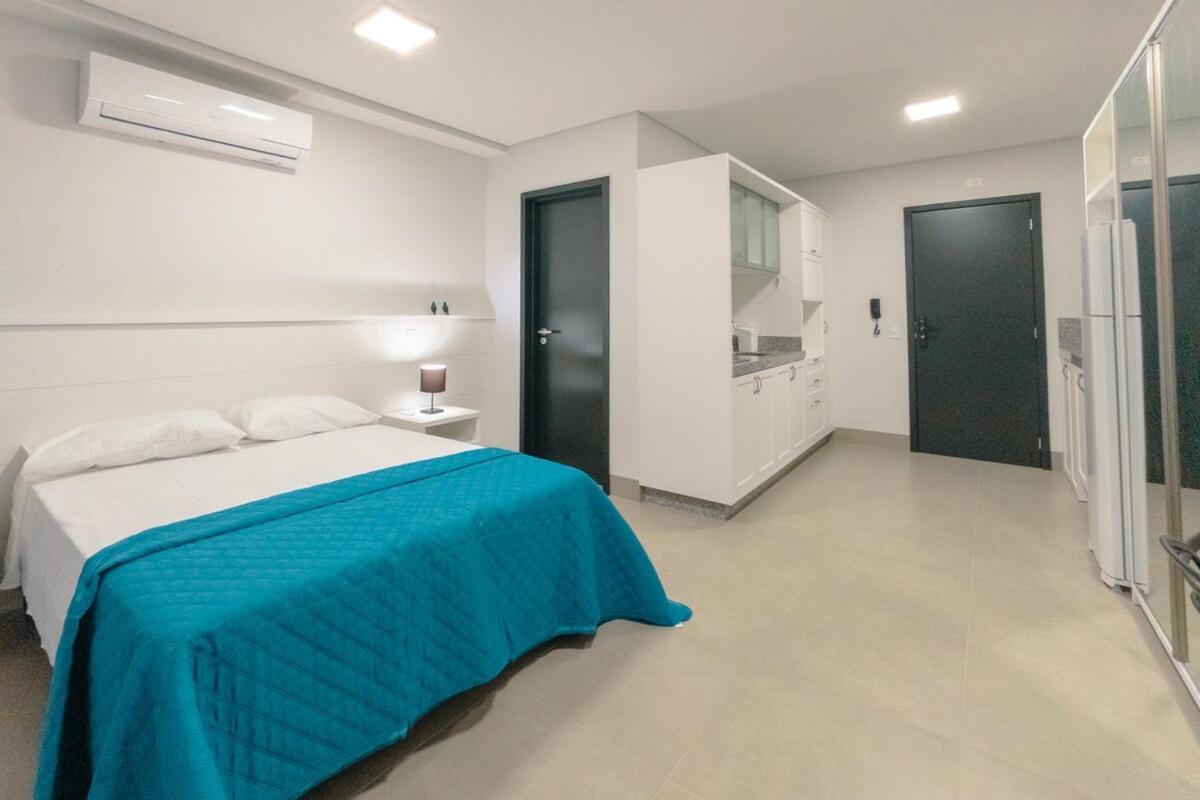 Seu apê ideal te espera! CA1306 - Bed and Breakfast Maringá