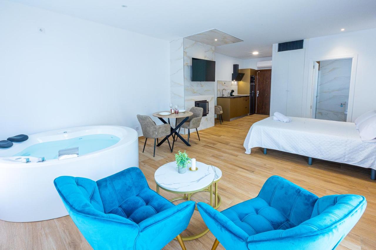 Double Room with Pool View