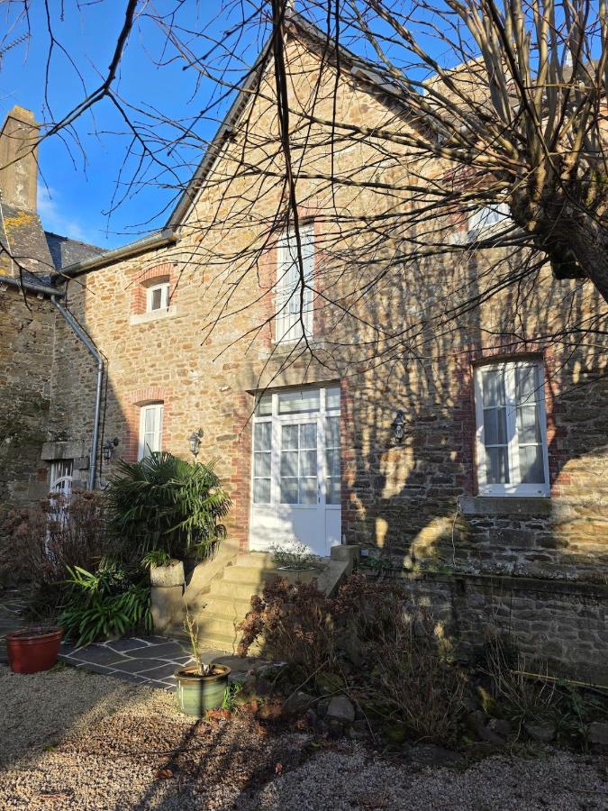 Maison L, Jacuzzi intérieur et Piscine - B&B Plouër-sur-Rance