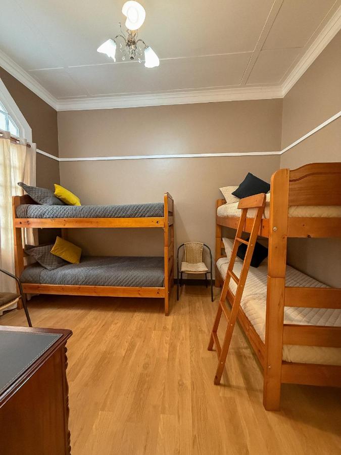 Posto Letto in Dormitorio con 4 Letti