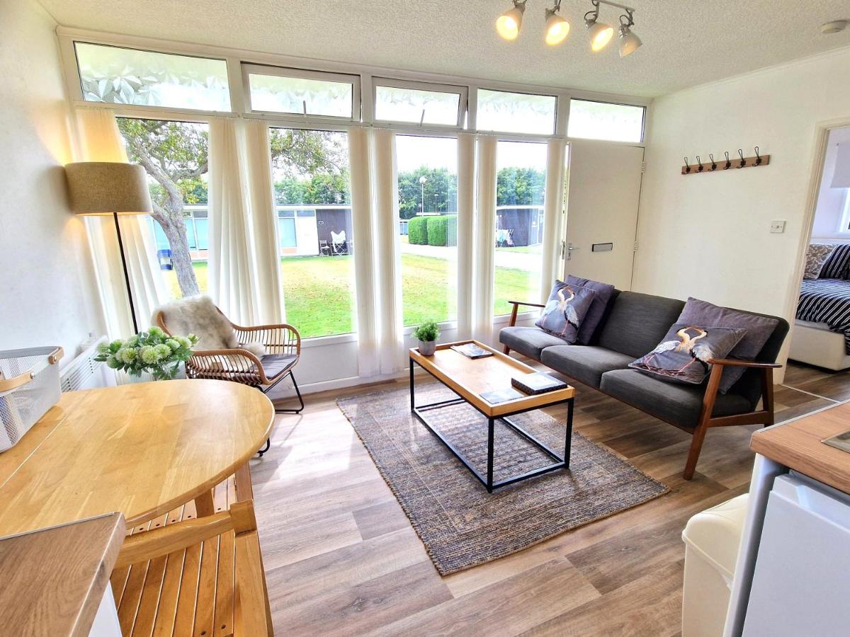 197 Broadside Holiday Chalet near Broads & Beaches - B&B