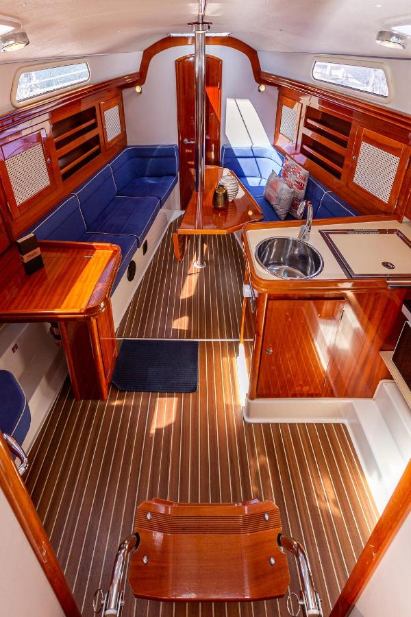 Stunning Boat 2 BEDROOMS, WC, high ceiling - B&B Lisboa