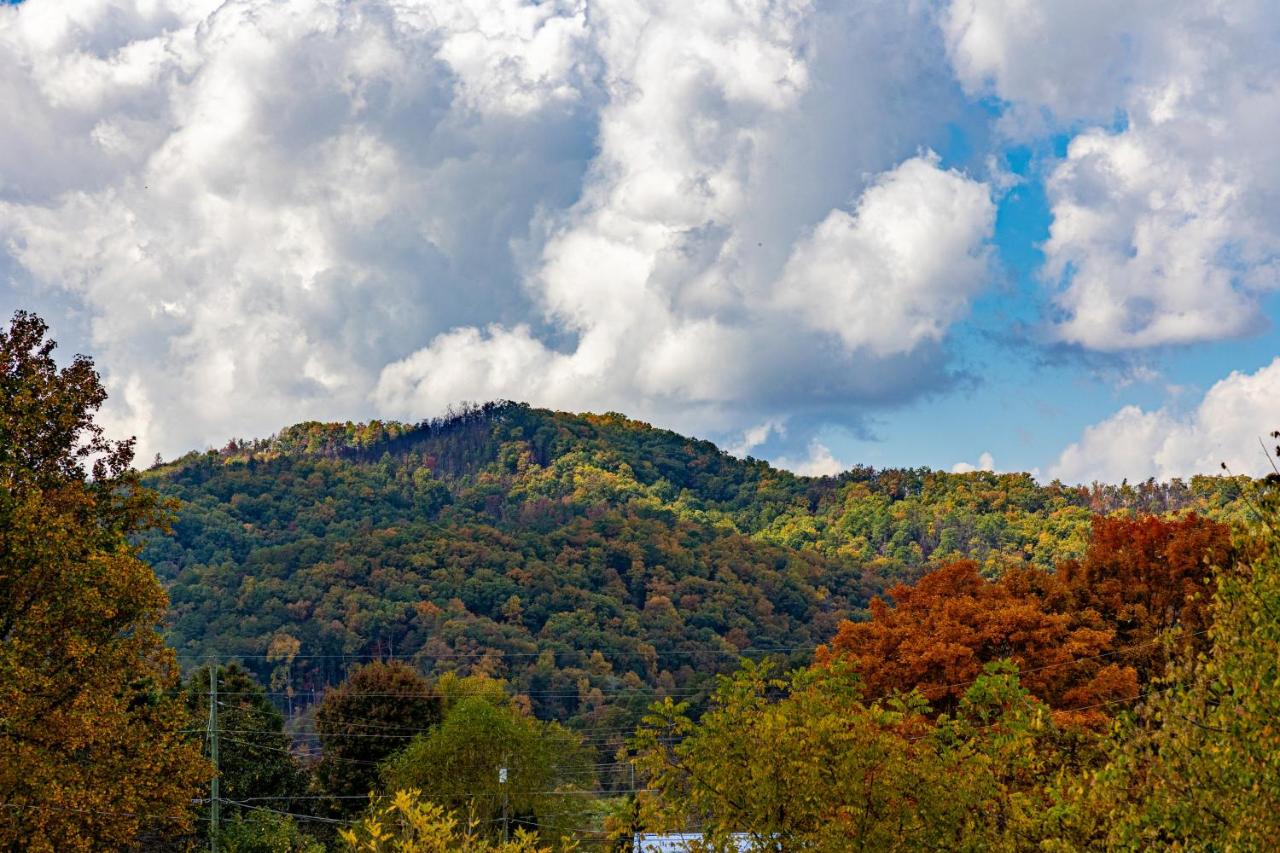 Under the Stars by American Patriot Getaways - B&B Pigeon Forge