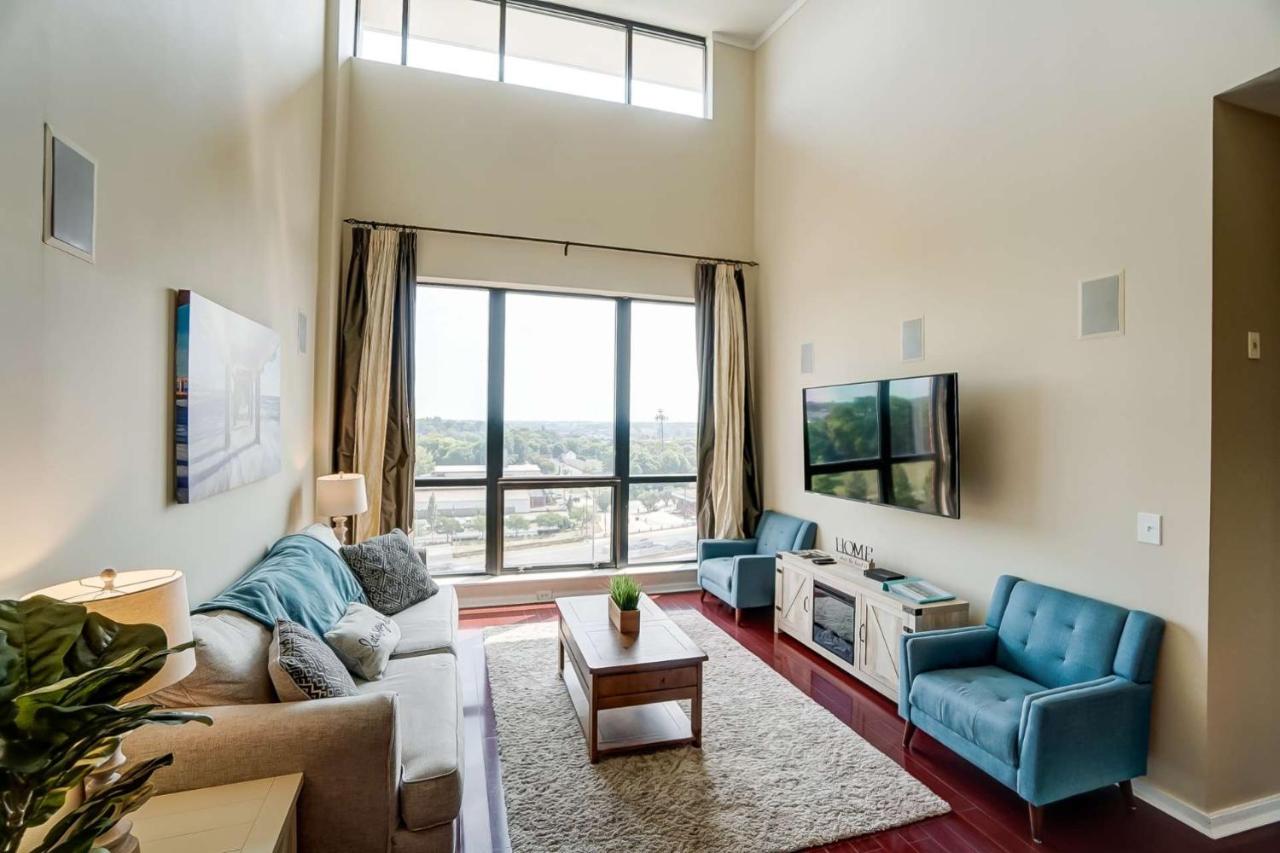 Luxury Uptown Penthouse - Bed and Breakfast Charlotte
