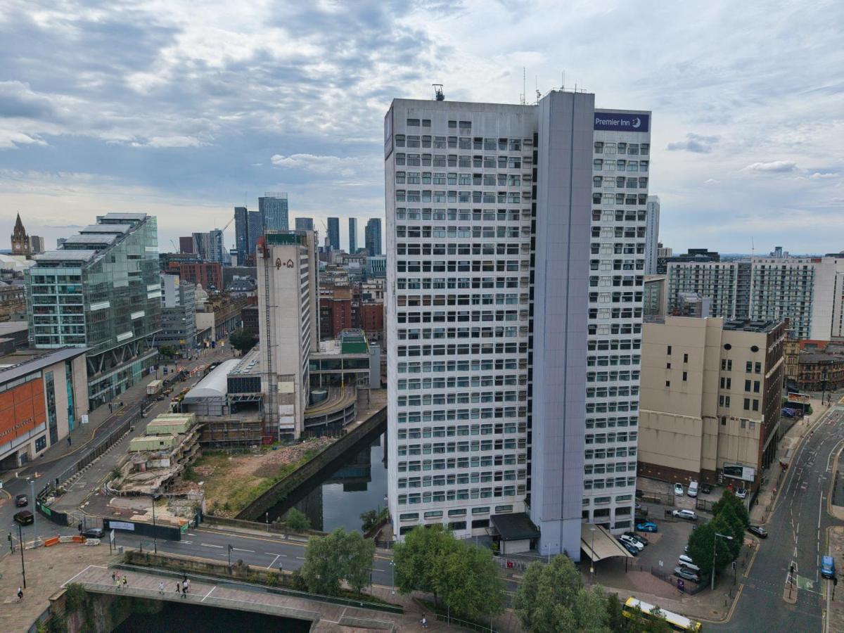 Opulent Skyline Stays - B&B