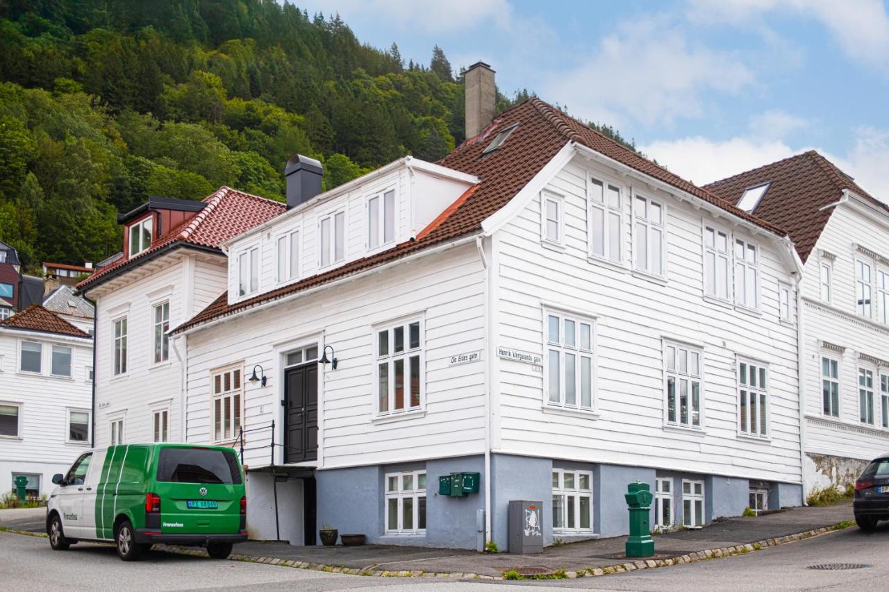 Authentic Bergen Charm in Famous Neighborhood - B&B Bergen