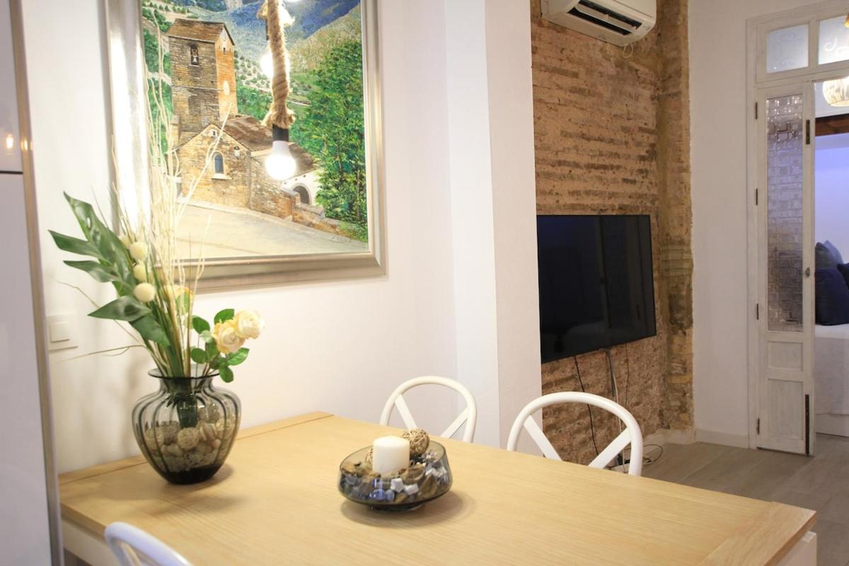 Modernist house in Cabanyal - B&B Valencia