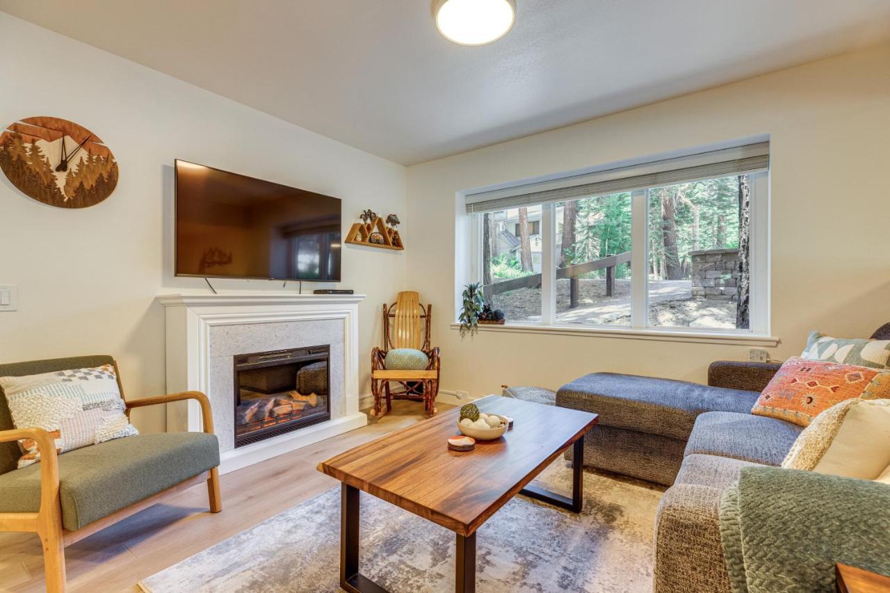 Walk to Mammoth Village: Chic Mountain Studio 101 - Bed and Breakfast Mammoth Lakes