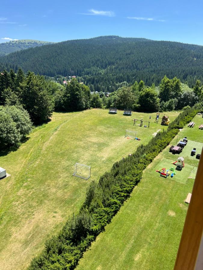 Havasi View Donovaly - 2 Bedrooms, Mountain View, Garage, 2 WC, Balcony, Dishwasher, Guitar, 164 cm TV, Netflix - B&B
