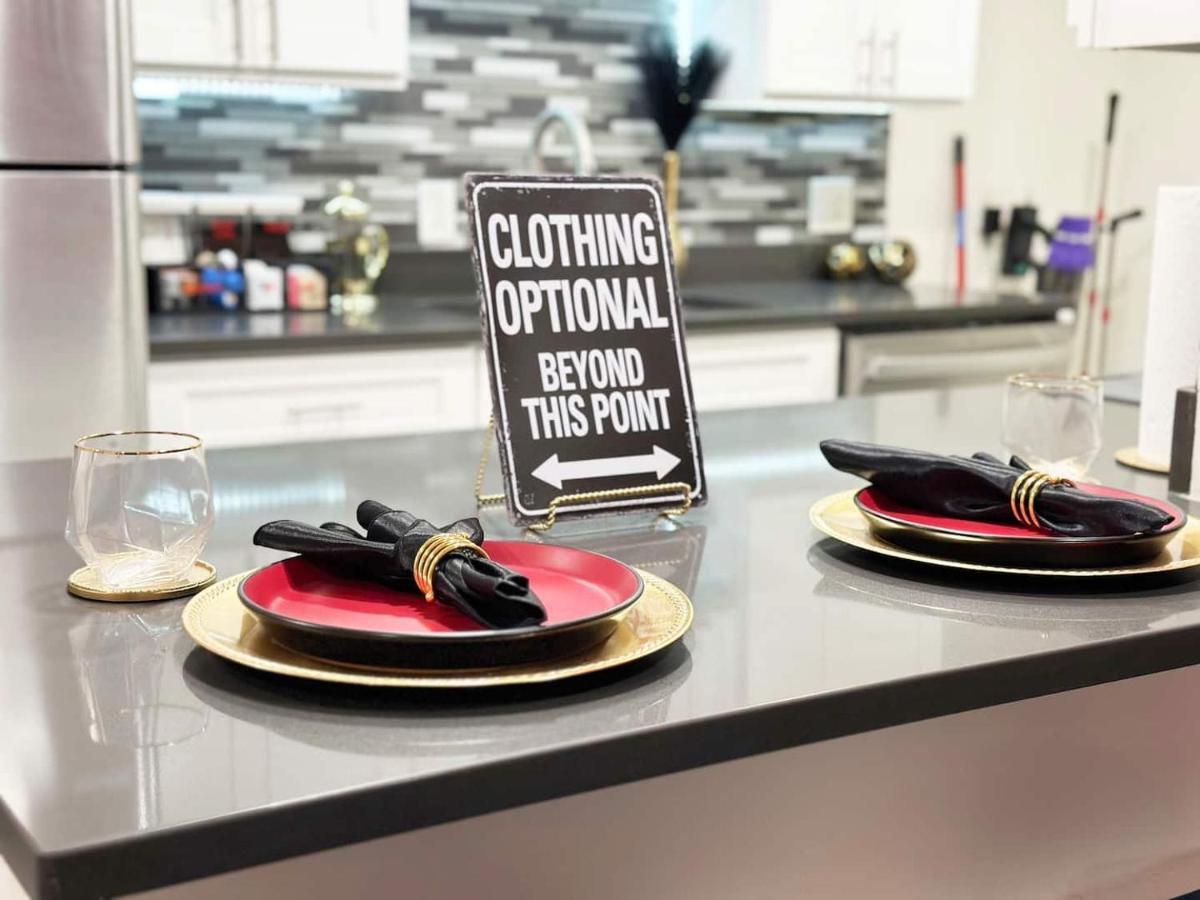 Romantic Hot Tub Escape Discreet & Private - Bed and Breakfast Tucson