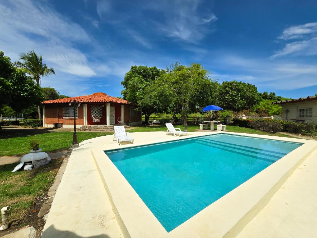Dulce Vida - Casa con piscina a 200 mts de la Playa Punta Chame - B&B