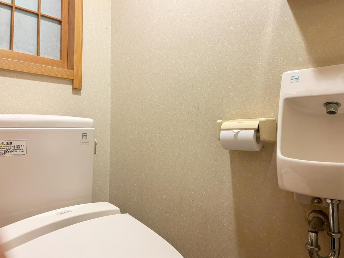 Twin Room with Shared Bathroom