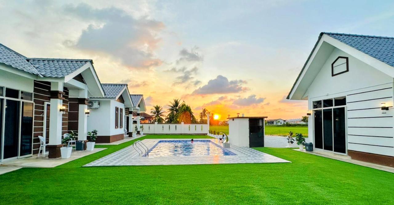 Laman Kota Pool Homestay - B&B
