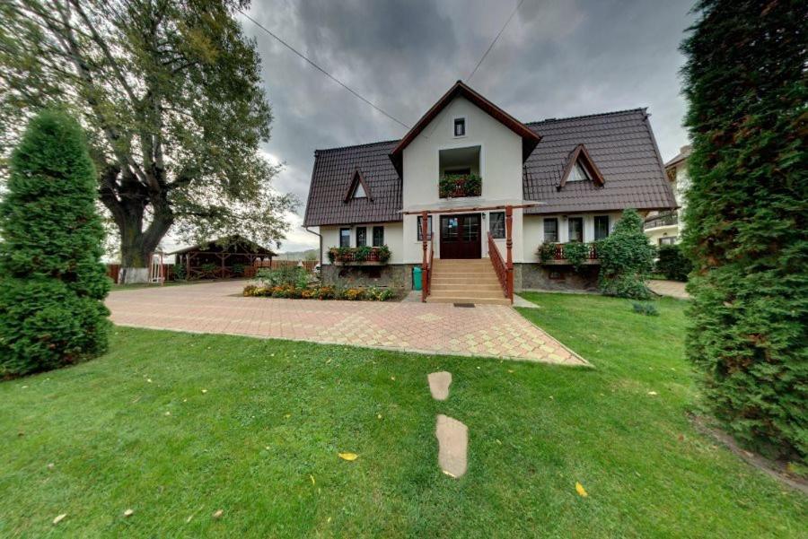 Pensiunea Cabana Soimul - B&B