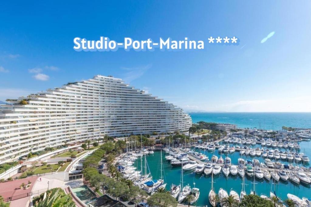 STUDIO-PORT-MARINA, Parking privé, climatisé au "DUCAL" - B&B Villeneuve-Loubet