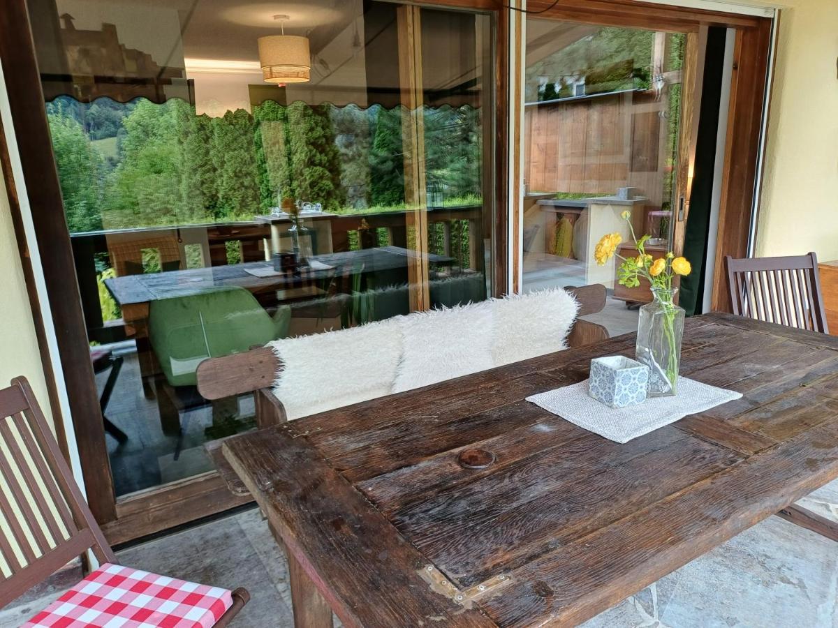 Tweepersoonskamer met Terras