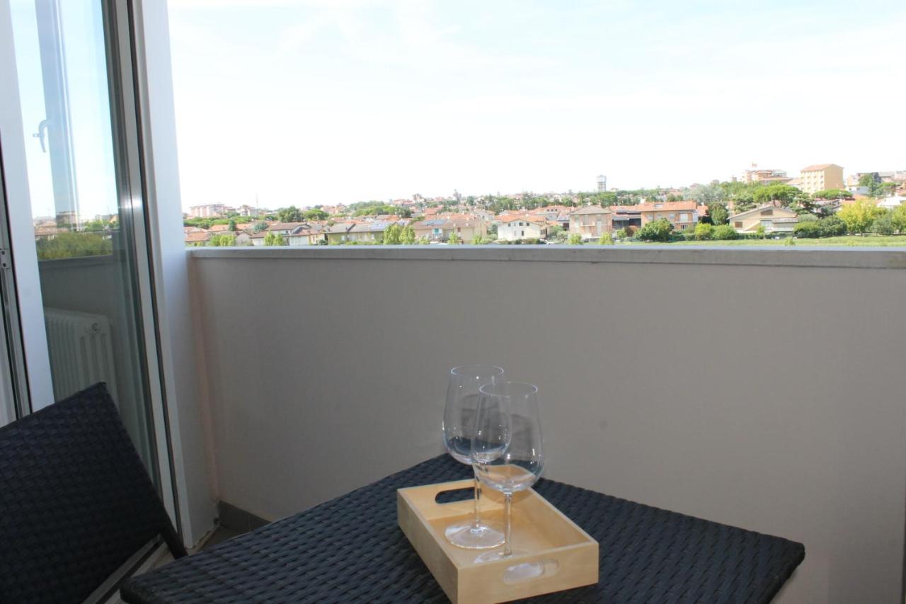 NEWTON30 - Luminoso bilocale in zona servita - B&B Ravenna