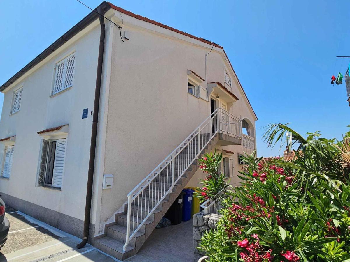 Apartments in Njivice - Insel Krk 13317 - B&B Njivice
