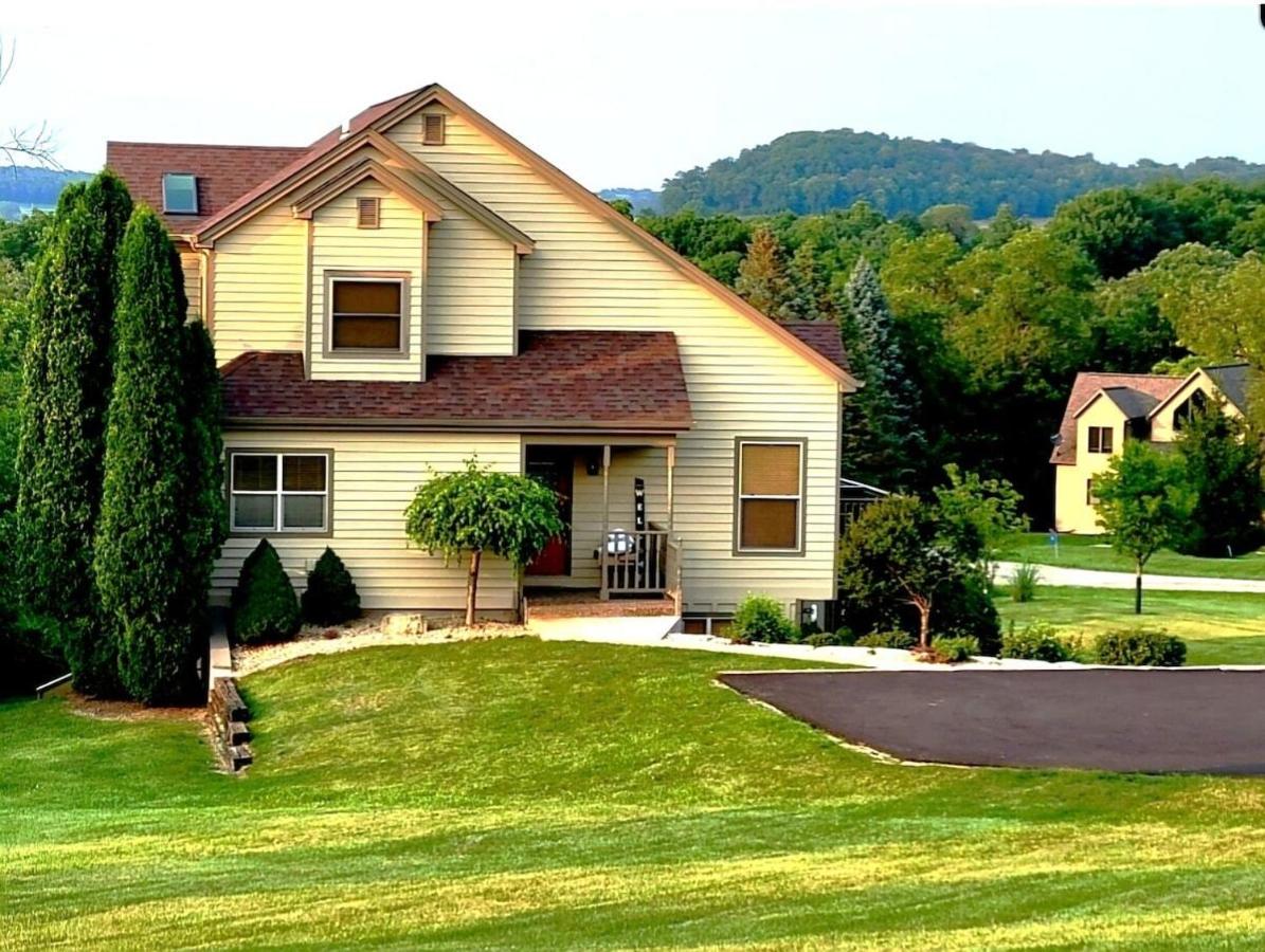 Olive Tree Rentals - B&B Galena