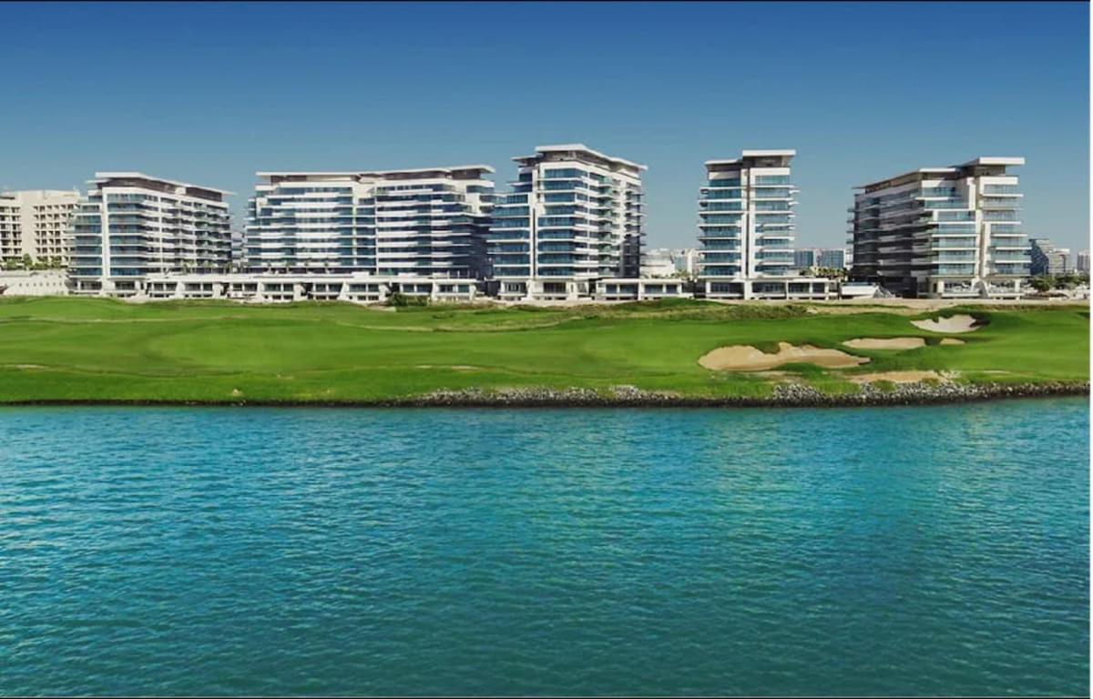 Luxurious & Cosy Studio - Private Beach - Mayan, Yas Island - Bed and Breakfast Abu Dhabi