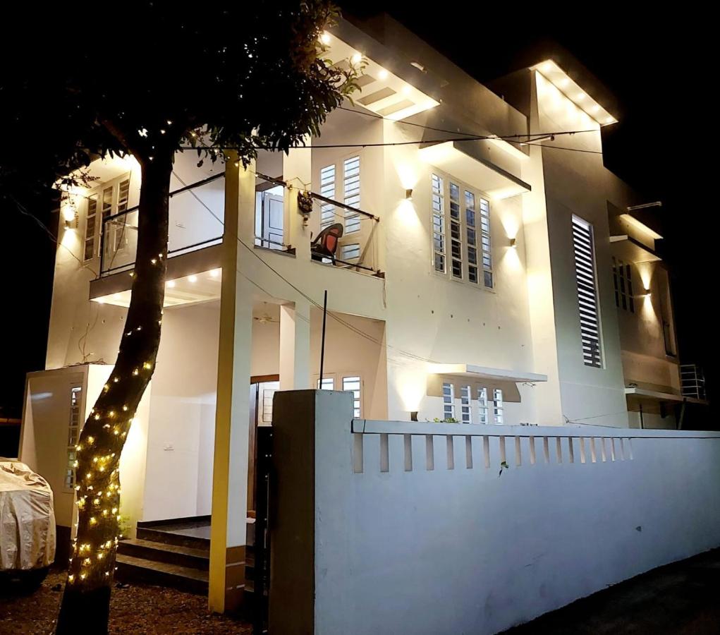 Whitefort Rohini Homestay - B&B
