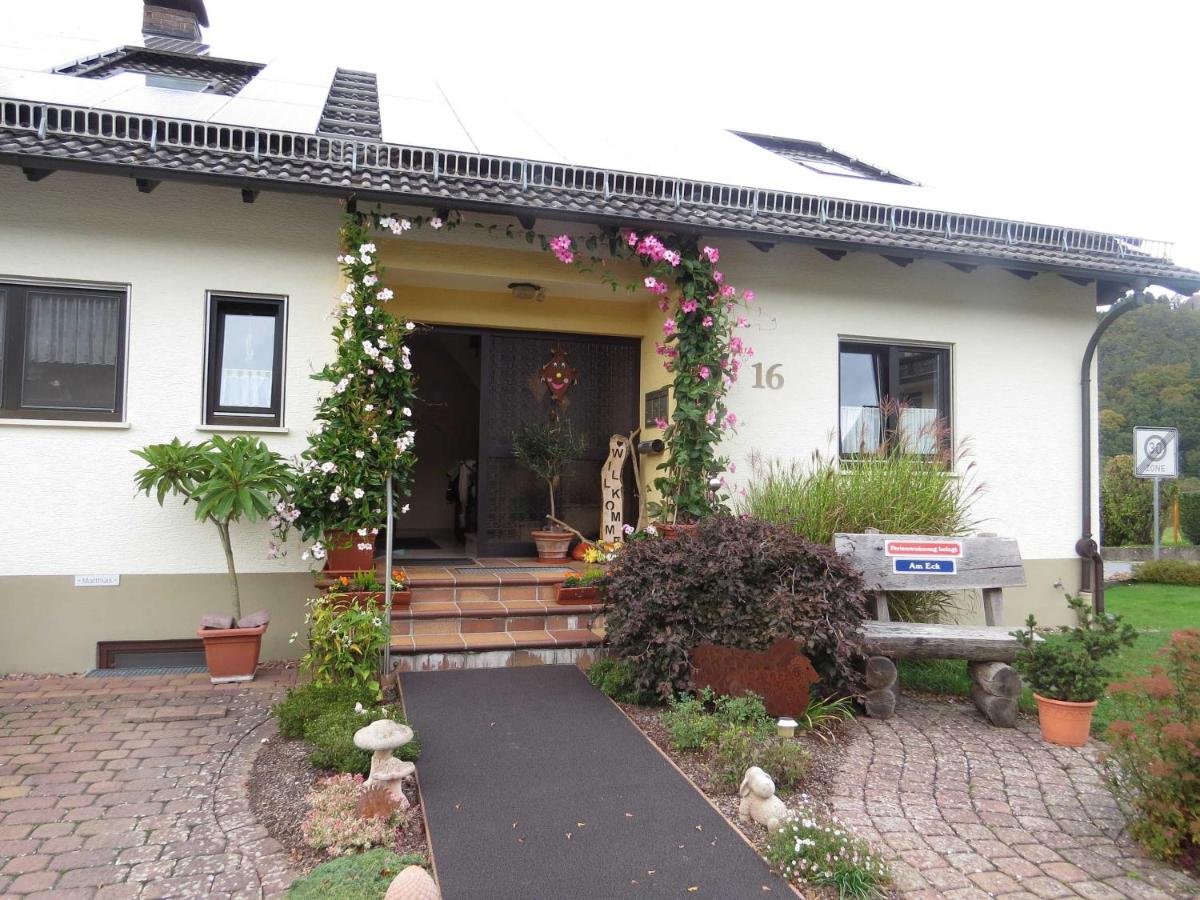 Ferienwohnung am Eck - B&B Amorbach