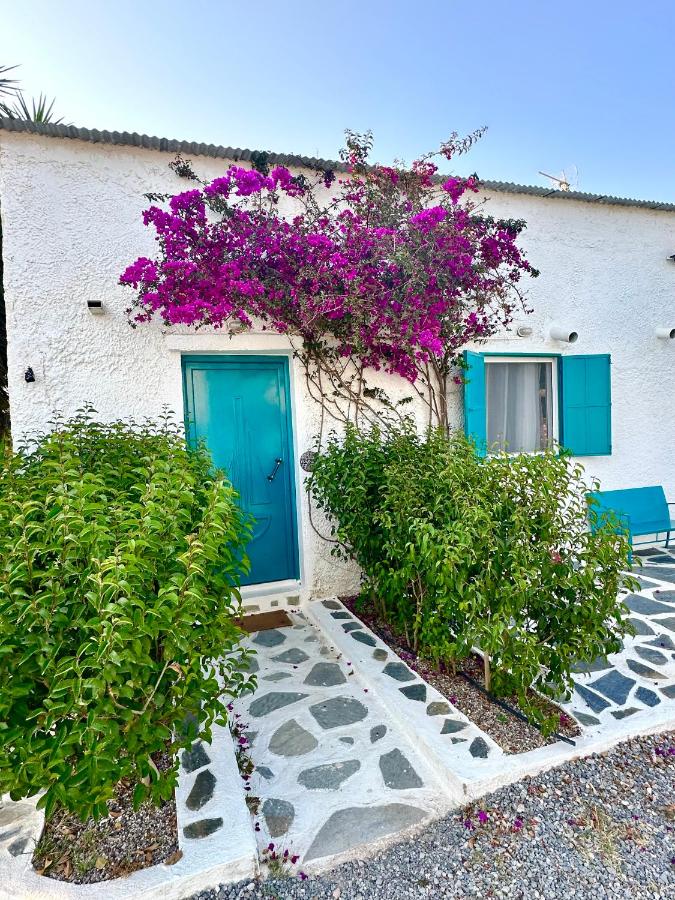 Peaceful Cottage House By The Sea - Private Garden - B&B