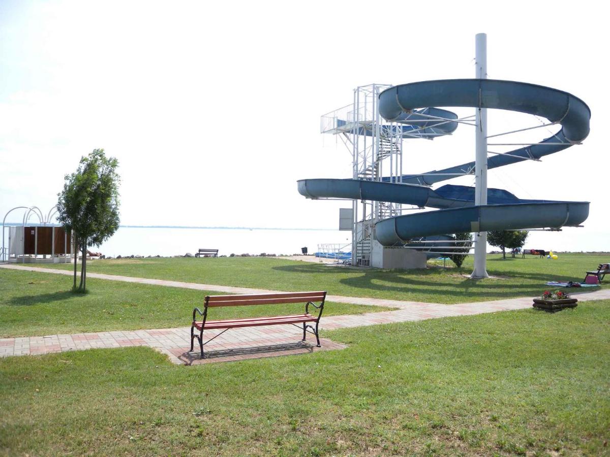Holiday Homes in Balatonakali 37748 - B&B