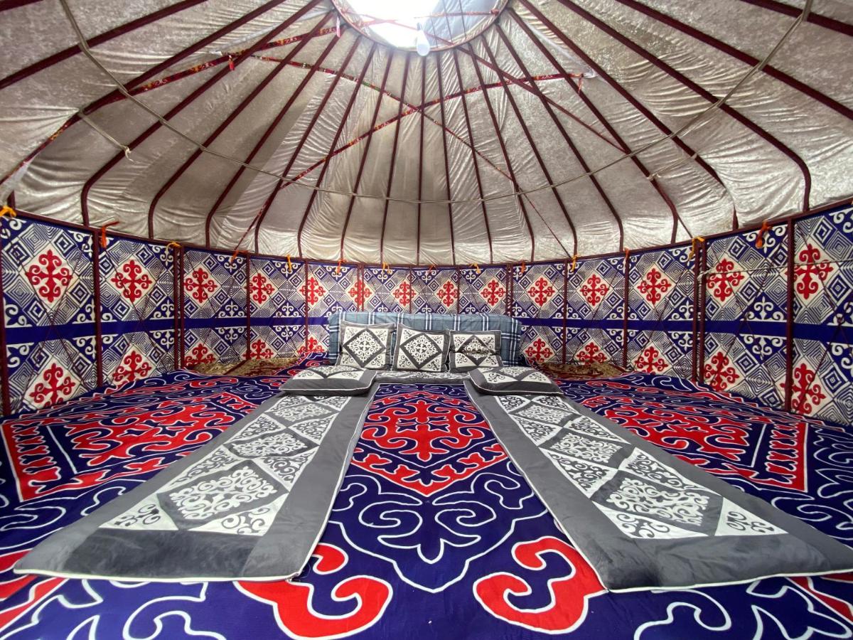 Dimash Yurt - B&B Kurmenty