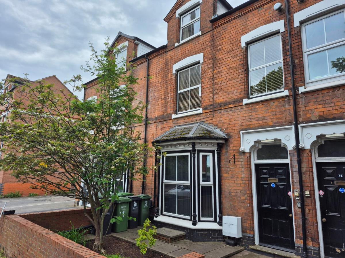 City Centre Sanctuary with parking space - B&B Worcester