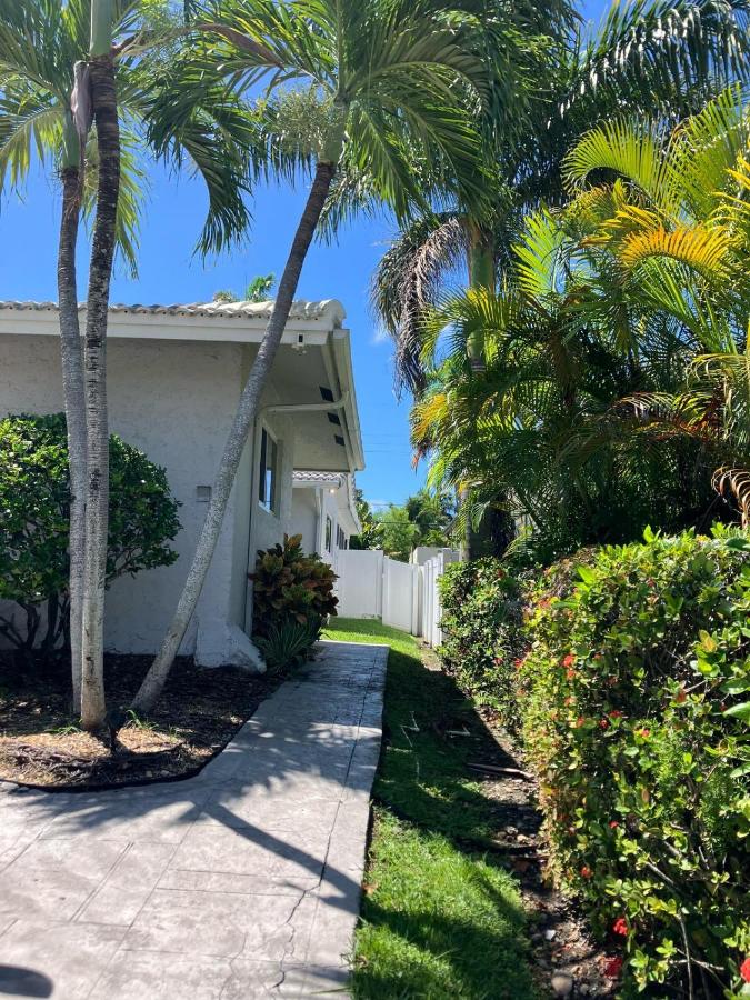 SuperVilla - 3BR/2BA - Pool - Walk to beach - B&B Hollywood