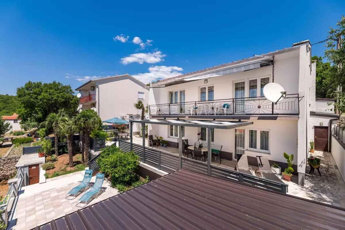 Apartments in Povile 39105 - Ferienwohnung Povile