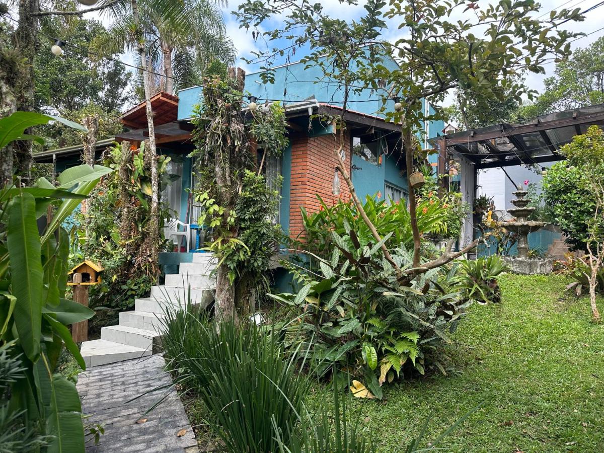 RECANTO DOS PASSARINHOS LINDA CASA COM 2 quartos - B&B