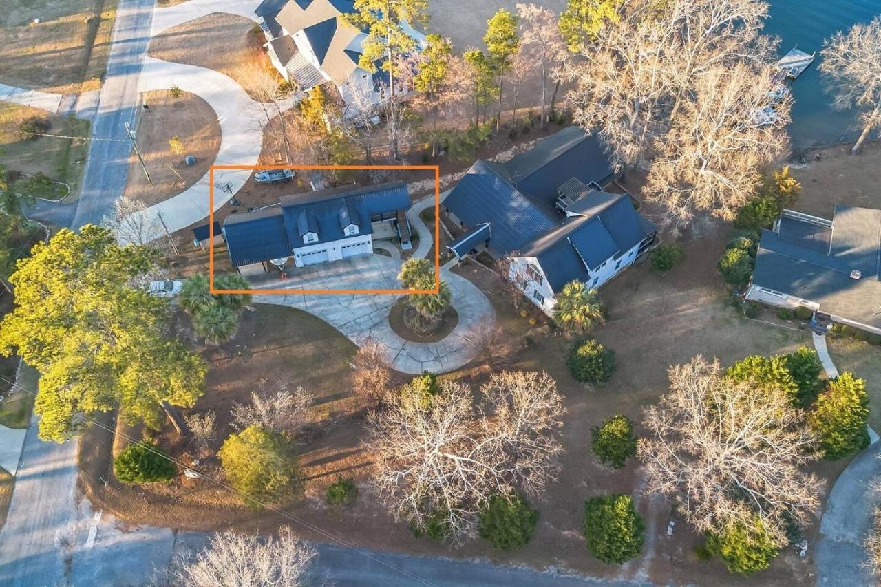 Stunning Lakefront Sanctuary: Your Perfect Getaway - Chambres d’hôtes Lake Murray Shores