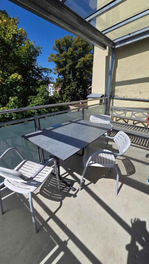 3Raumwohnung mit Balkon in Leipzig Nord BMW, Amazon, Messe & Porsche - B&B Taucha