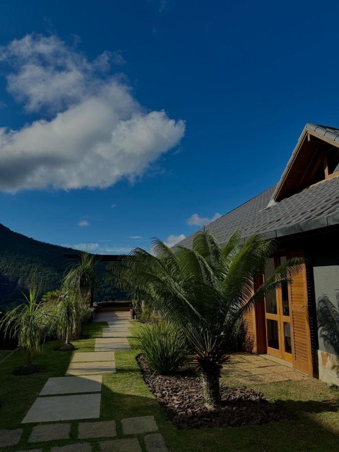 Casa 02 Monte Boa Vista - Casa de 4 Suítes com Vista Deslumbrante - B&B Teresópolis