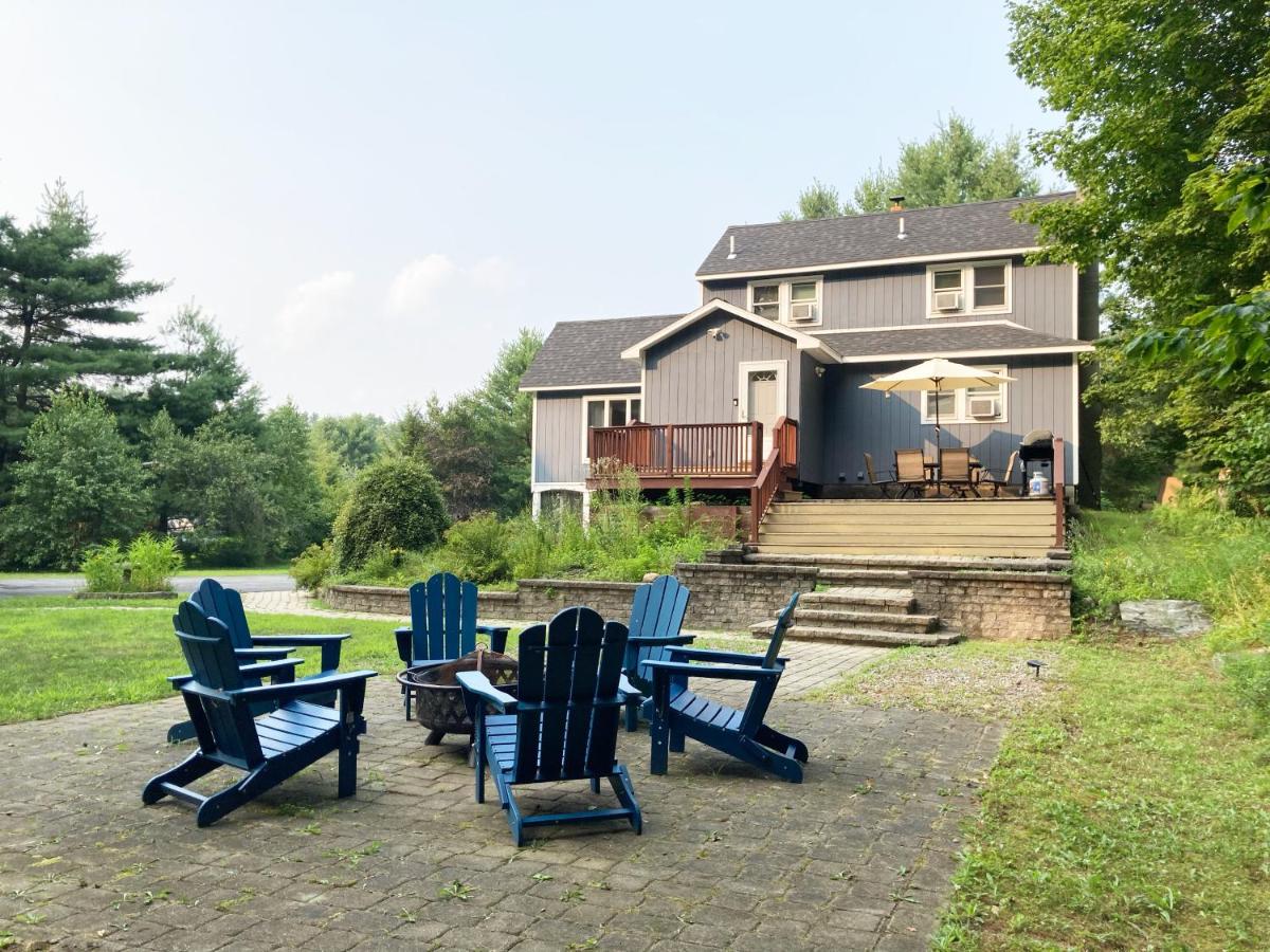 3BR Lake Luzerne Retreat with Game Room & Hot Tub - B&B Lake Luzerne