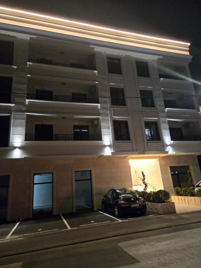 Central Lux - Ferienwohnung Čačak