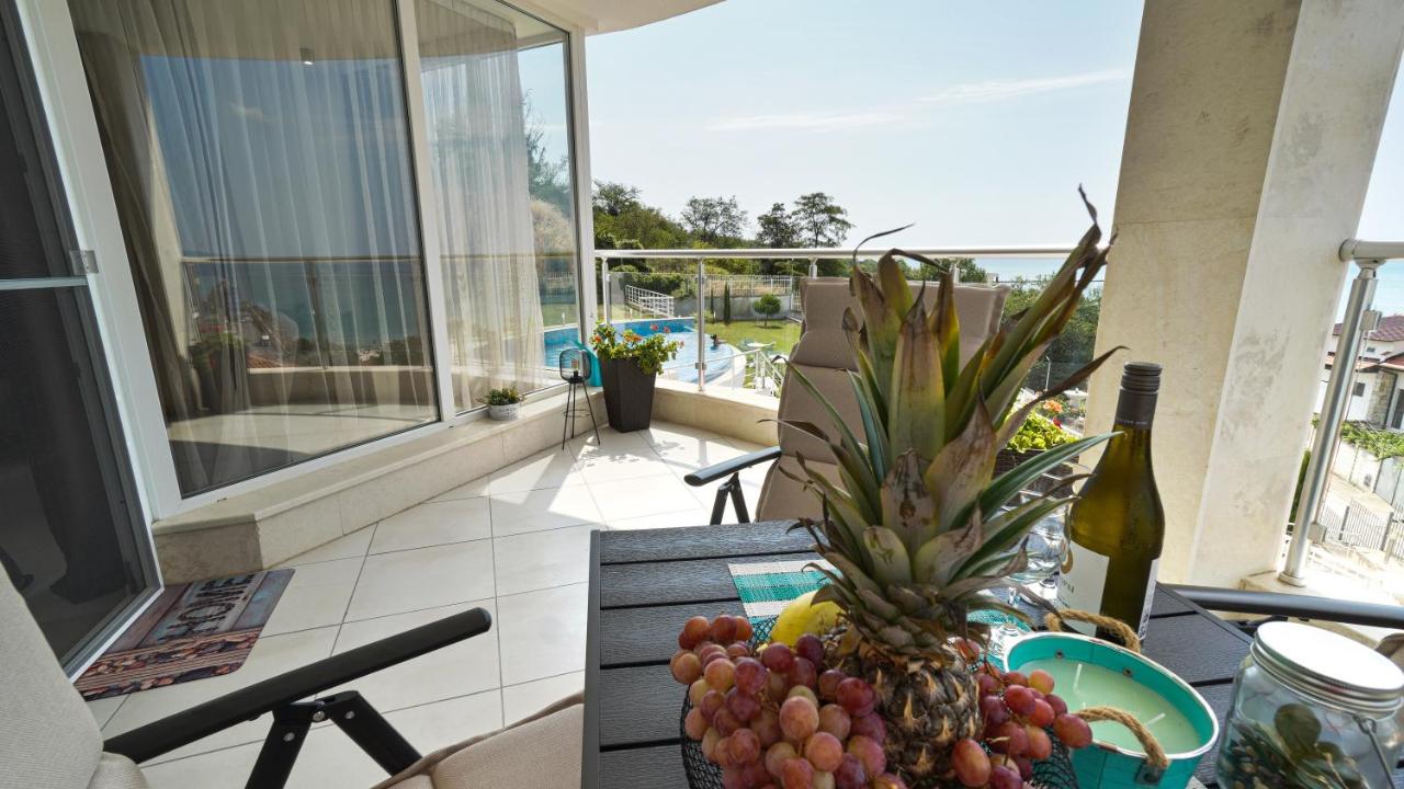 Luxury SeaView Apartment Azzurro 5 - Chambres d’hôtes Balchik