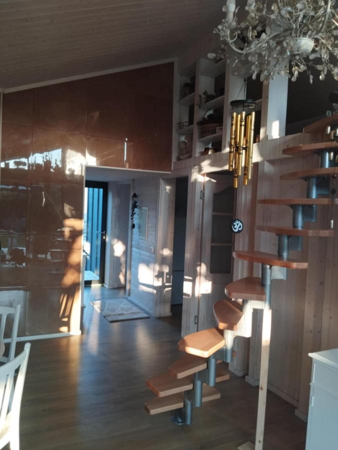 Namelis soduose - B&B