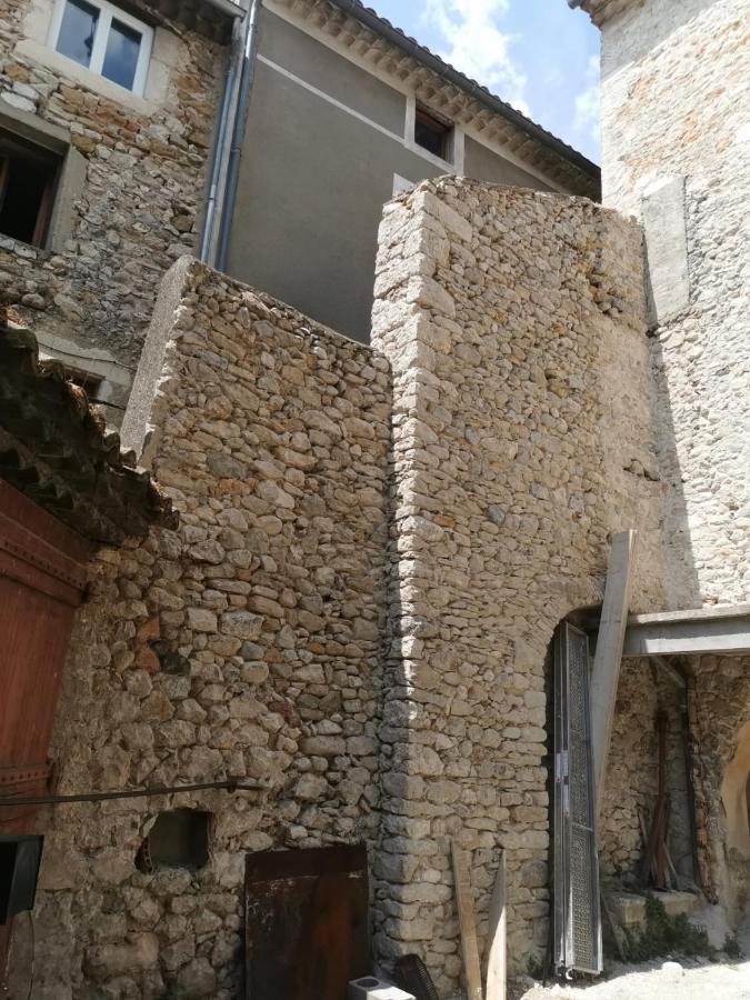 Nid Minéral - Suite voûtée de charme au cœur de Vallon Pont d'Arc - B&B Vallon-Pont-d'Arc