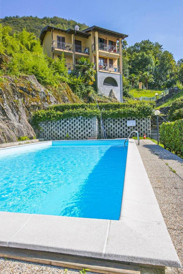 One-Bedroom Apartment with Garden