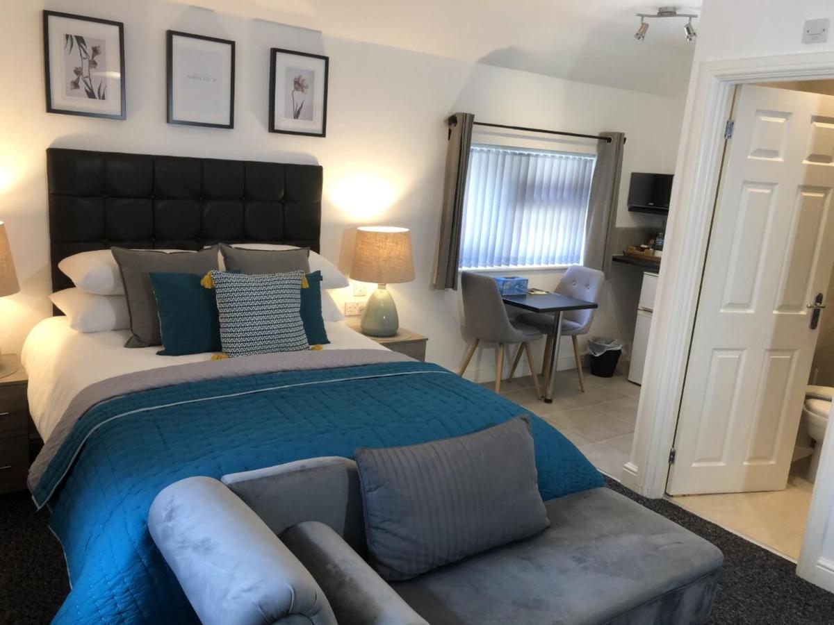 Anson Studios Walsall M6, J10 - B&B Walsall