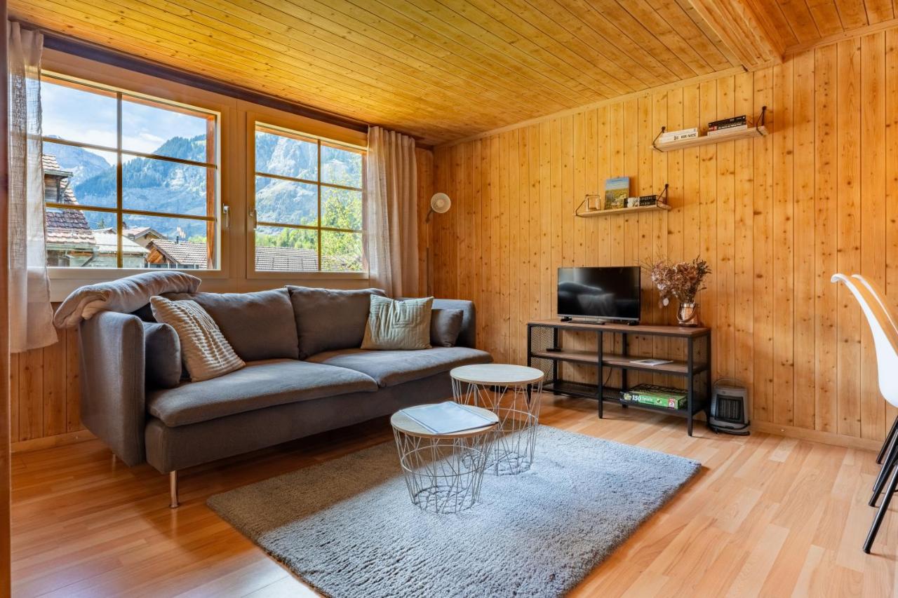 Charming, well-equipped Alpine apartment - Chambres d’hôtes Kandersteg