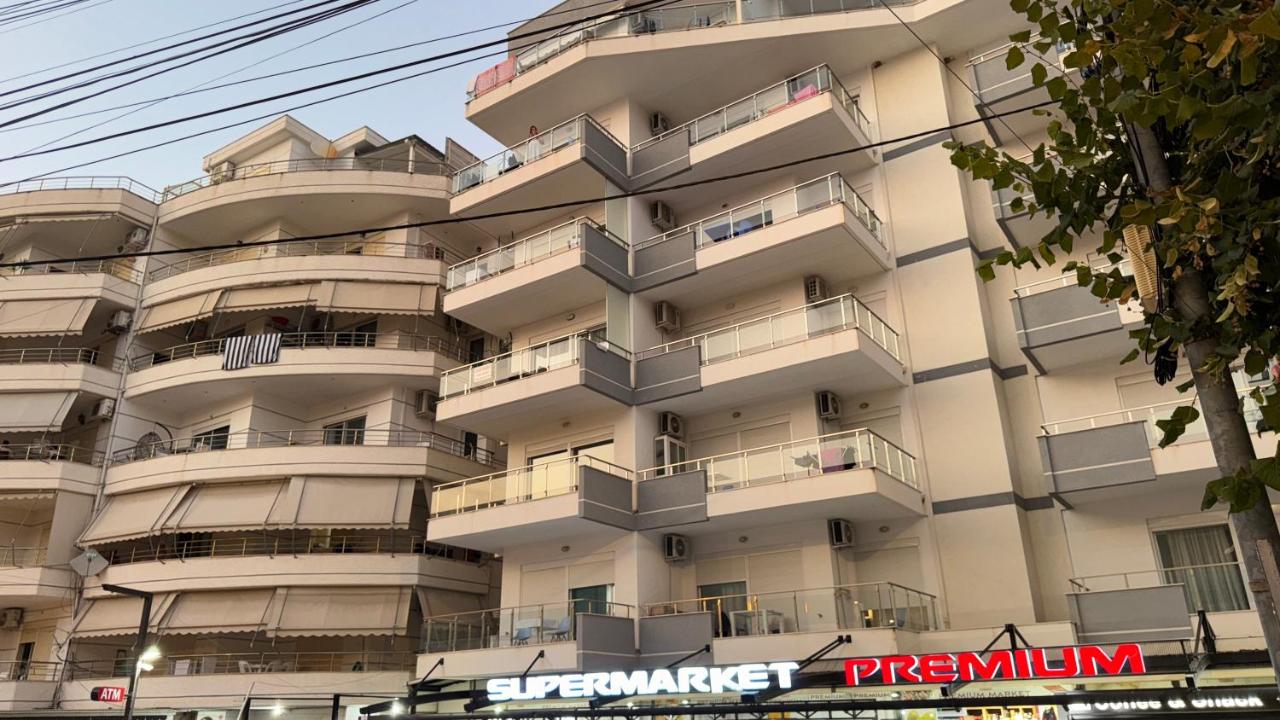 Orges Apartment - Top-Lage in Saranda mit Balkon und Meerblick - B&B Polisi i Vogël
