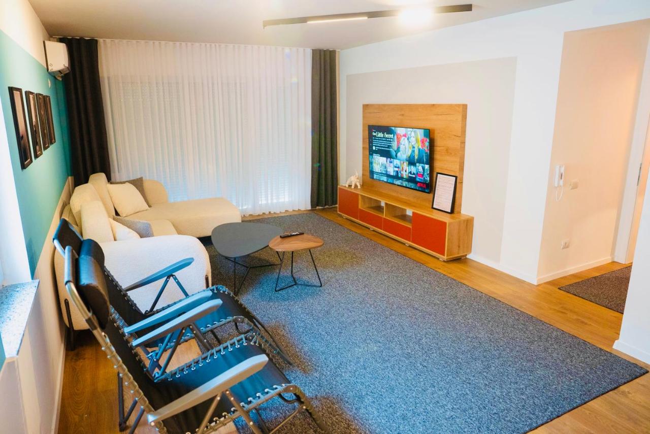 Two-Bedroom Deluxe Apartment with Garden View