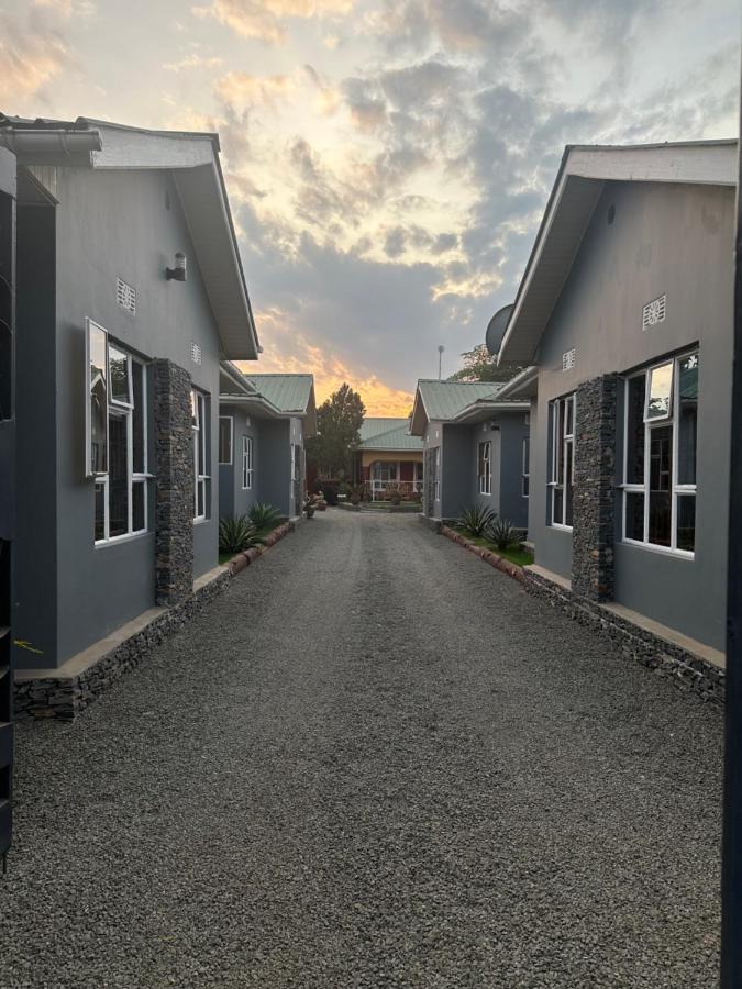 Le Parlour - Ferienwohnung Boma la Ngombe