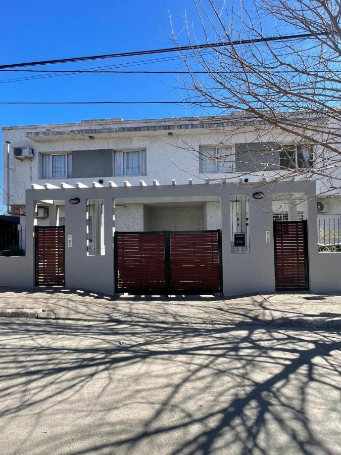 255 TUPUNGATO con COCHERA - Bed and Breakfast Villa Carlos Paz